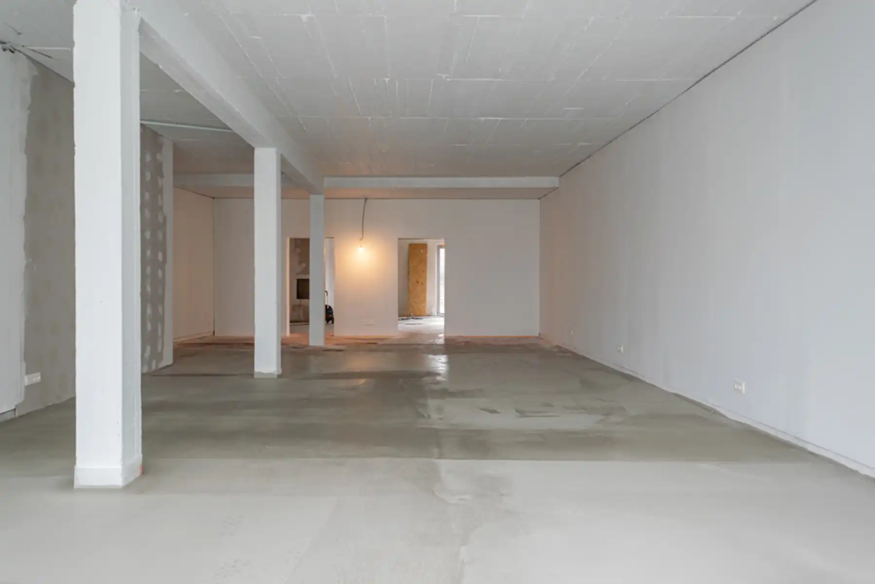 HANDELSPAND MET UITZONDERLIJKE VISIBILITEIT CENTRUM SCHILDE foto 4