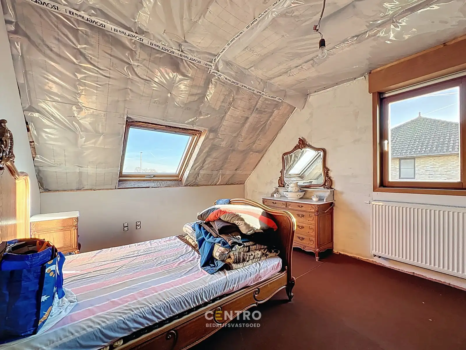 Zeldzame opportuniteit: LOODS/ATELIER 516 m² + ruime ALLEENSTAANDE woning 250 m² op rustig bedrijventerrein vlakbij Roeselare (EPC: A) ! foto 27