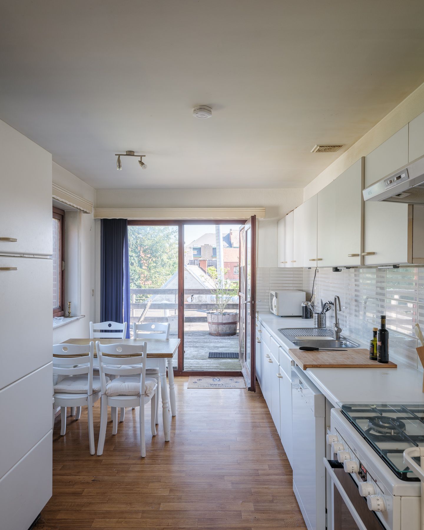 Lichtrijk duplex-appartement met potentieel foto 8