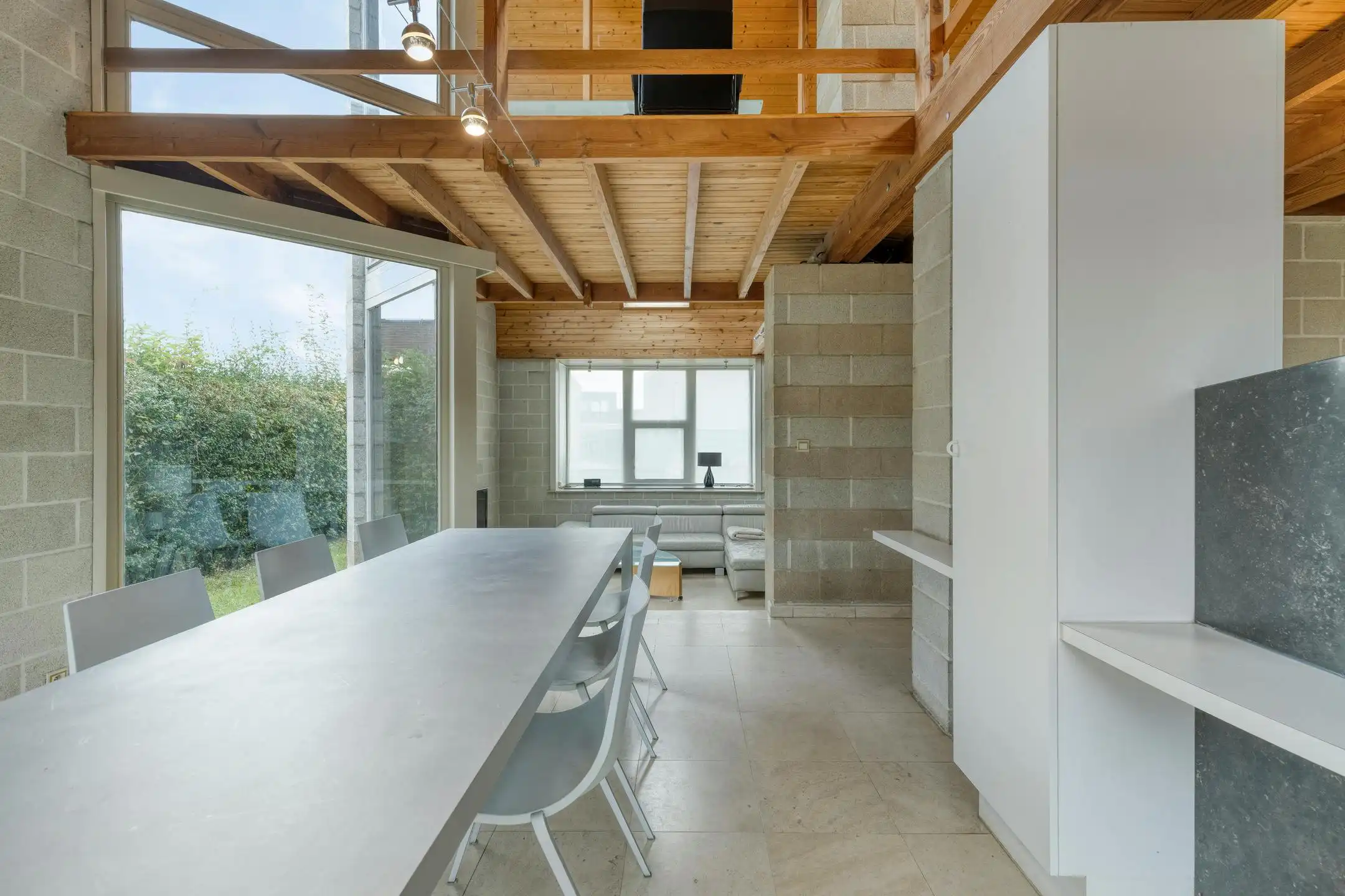 Uniek, lichtrijk huis te koop met speelse tussenniveaus  foto 19