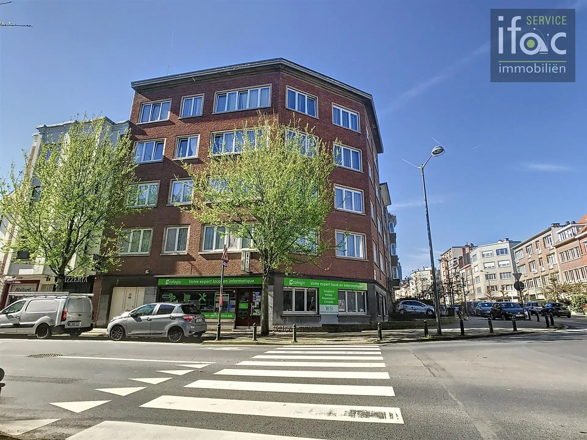 Lichtrijk goed onderhouden appartement op de 4e verdieping foto 2