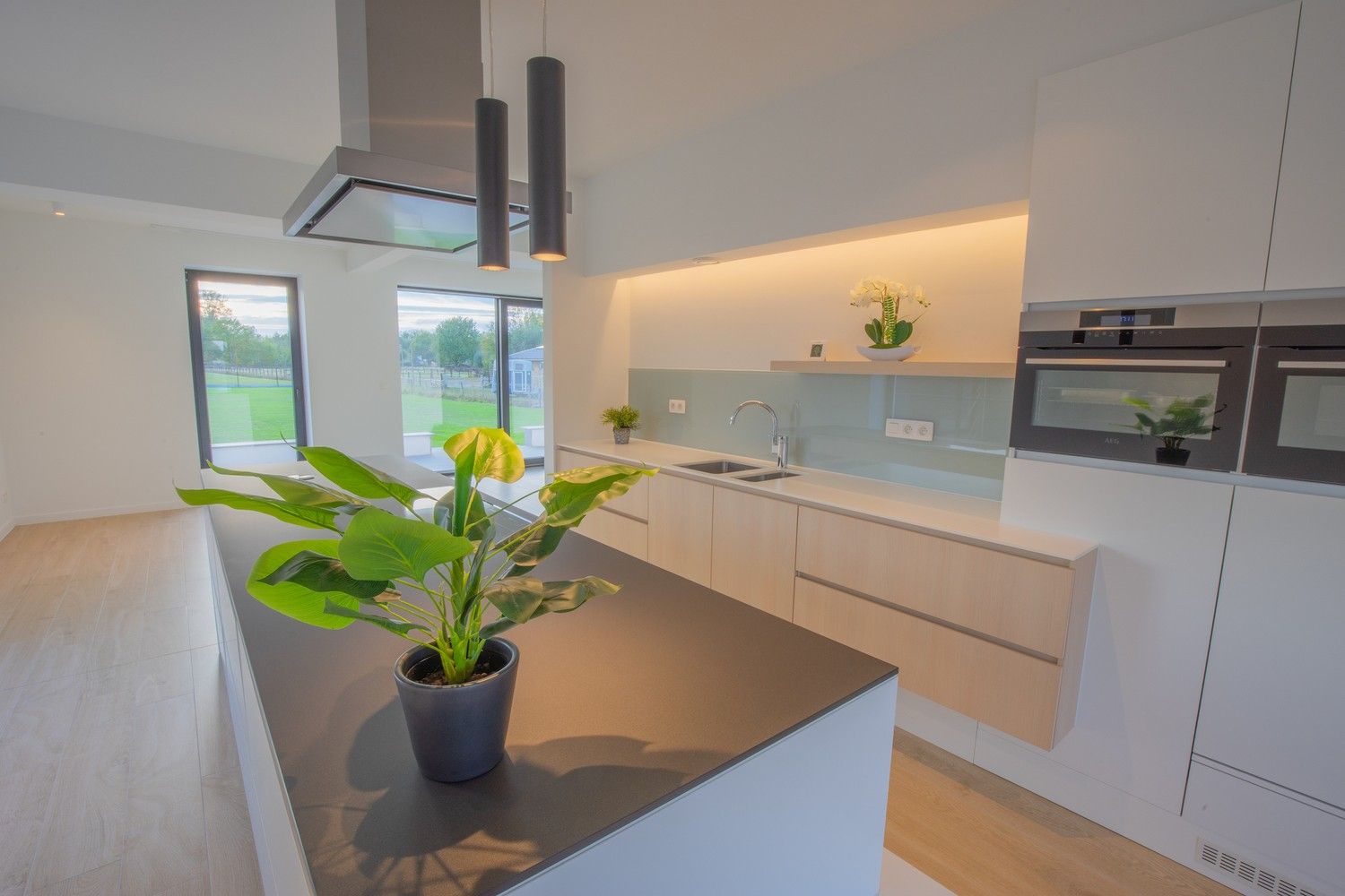 Exclusieve vernieuwbouwvilla met 5 slaapkamers en ruime tuin in Ramsel foto 4