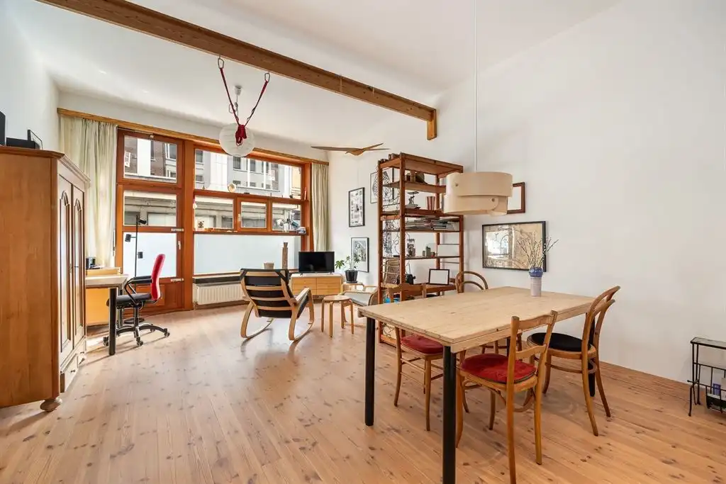 Ruime woning met dakterras en atelier foto 24