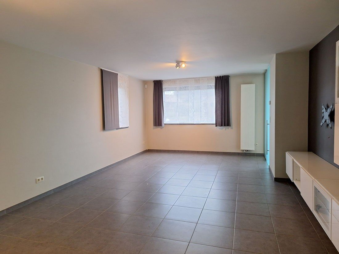 Prachtige eigentijdse woning in een groen kader foto 5