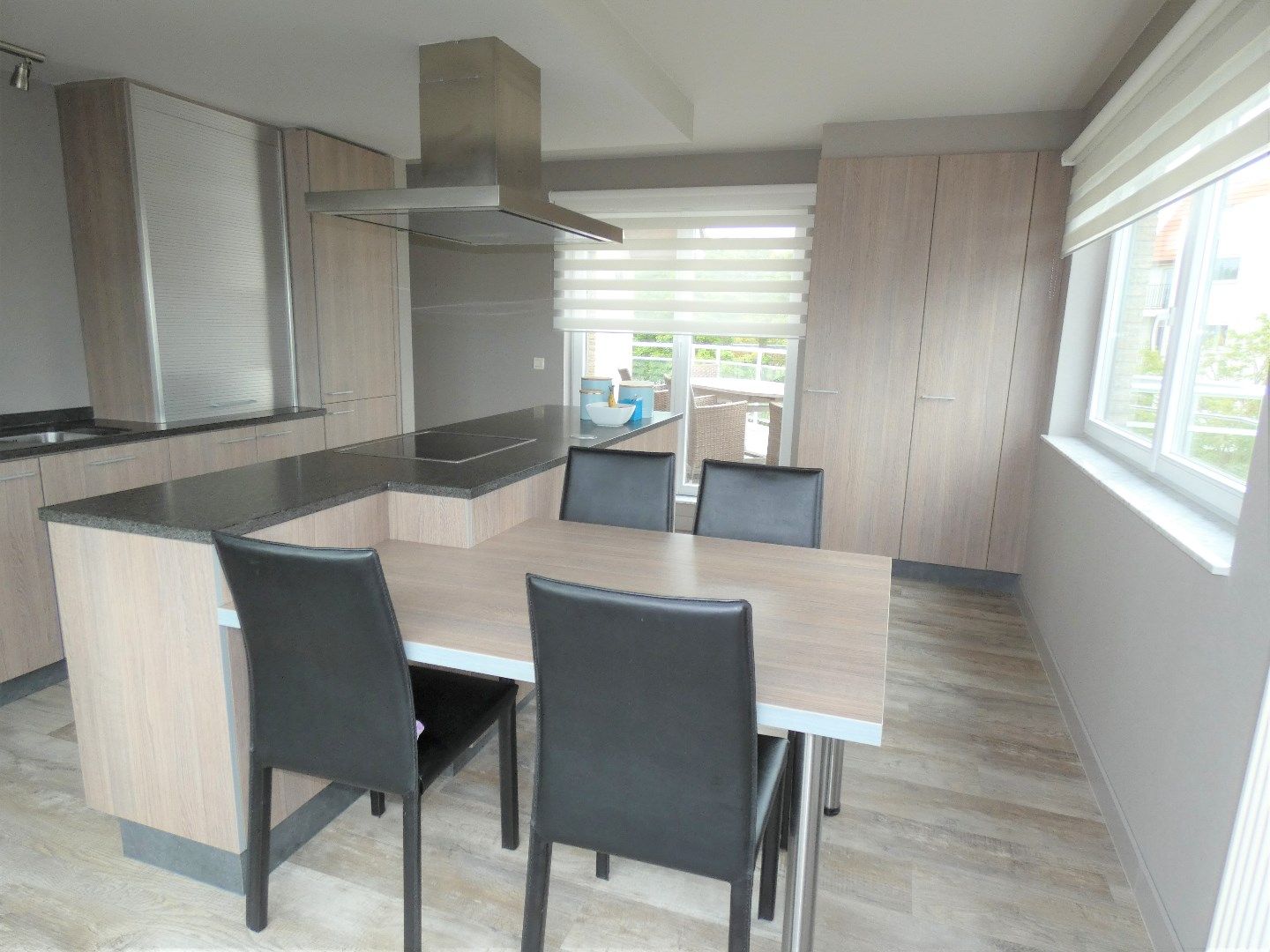 Appartement (104 m²) met 2 slpk, 2 terrassen en garage, Eernegem. foto 15