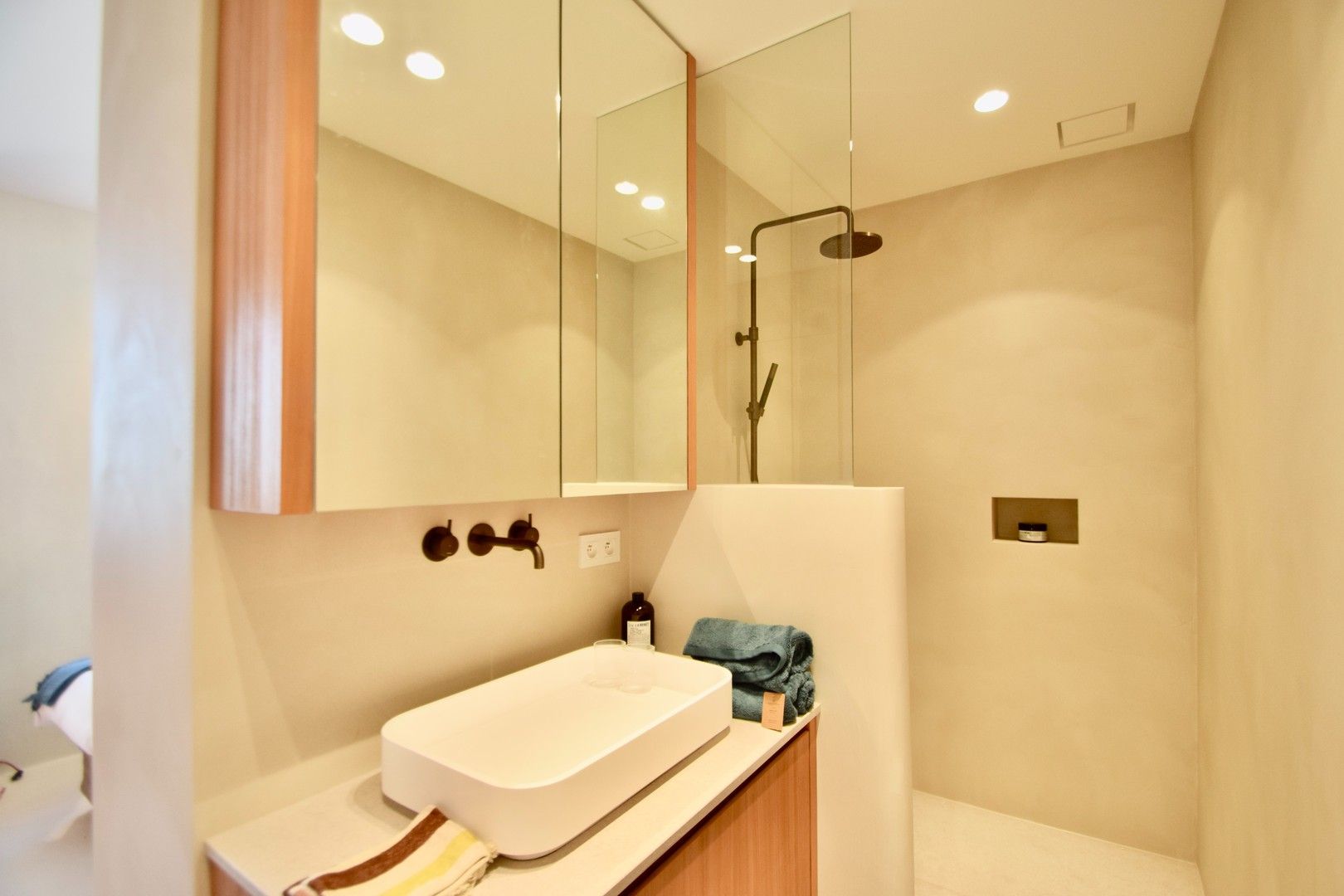 Gerenoveerd appartement genietend van lateraal zeezicht gelegen hartje Het Zoute foto 10