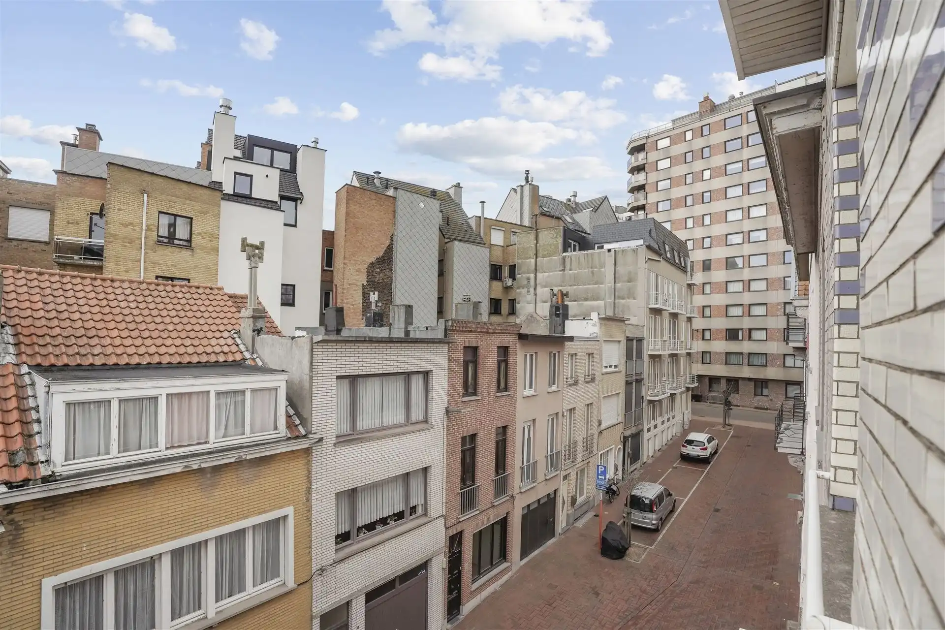 ZONNIG / VLAK AAN ZEEDIJK foto 8