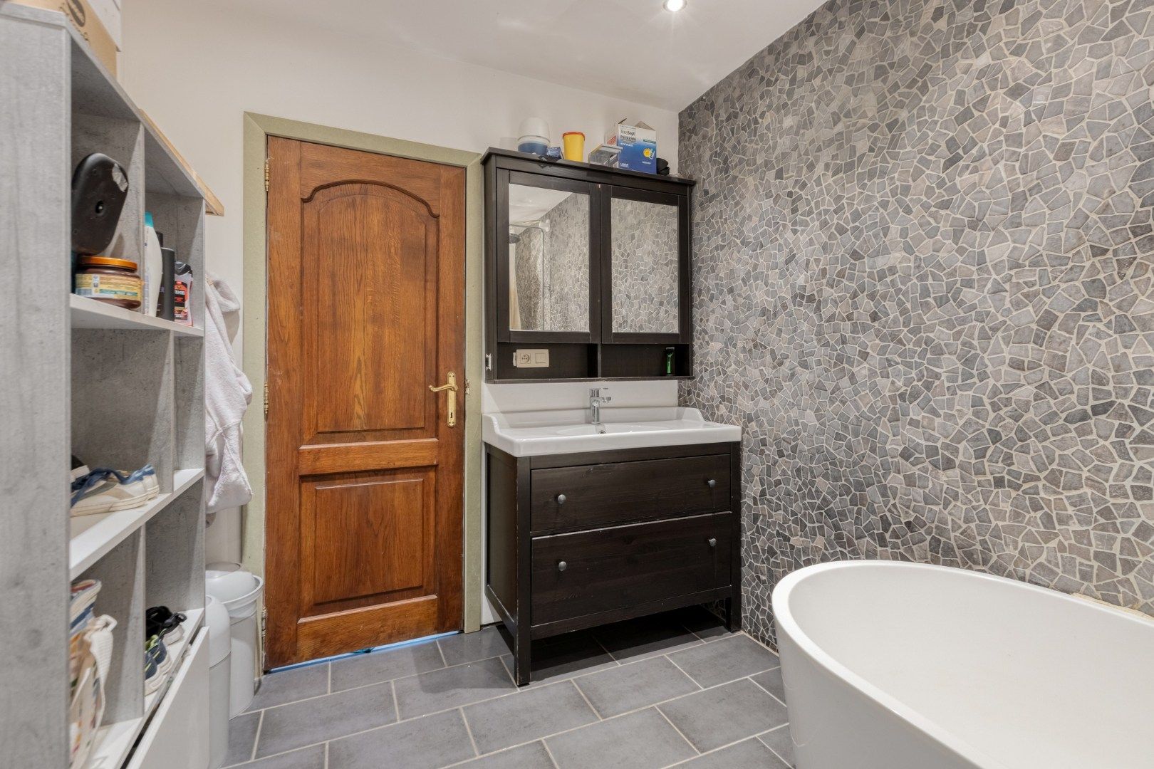 Gerenoveerde woning met 4 slaapkamers gelegen kortbij het centrum foto 15