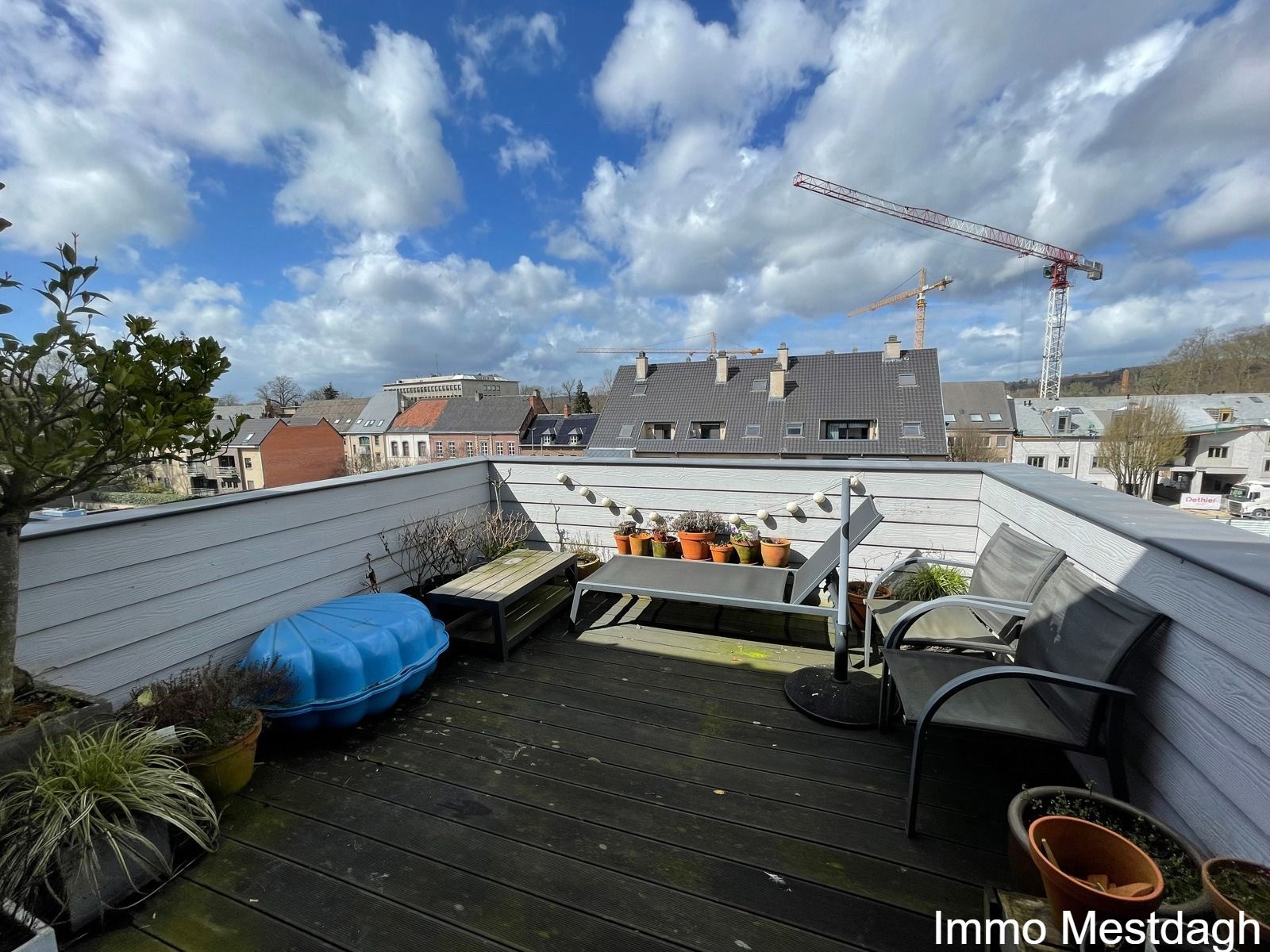 Duplex appartement met terras, autostaanplaats binnen + 6 zonnepanelen foto 12
