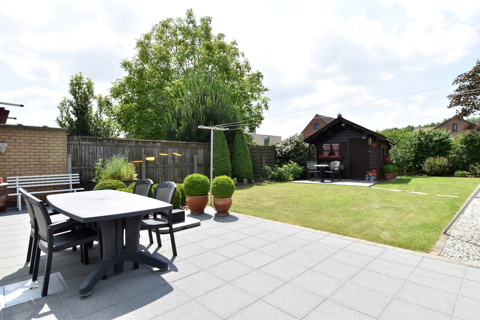 Instapklare gezinswoning met 4 slaapkamers, garage en zonnige tuin te koop in Marke foto 16