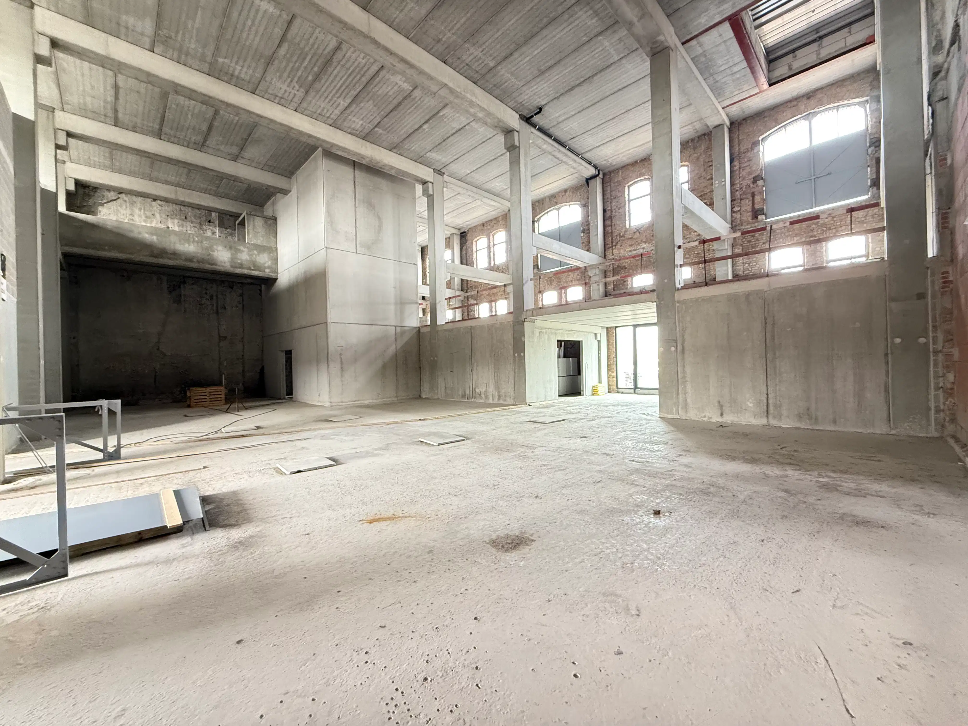 Stapelhuisstraat 1 - eventhal foto {{pictureIndex}}