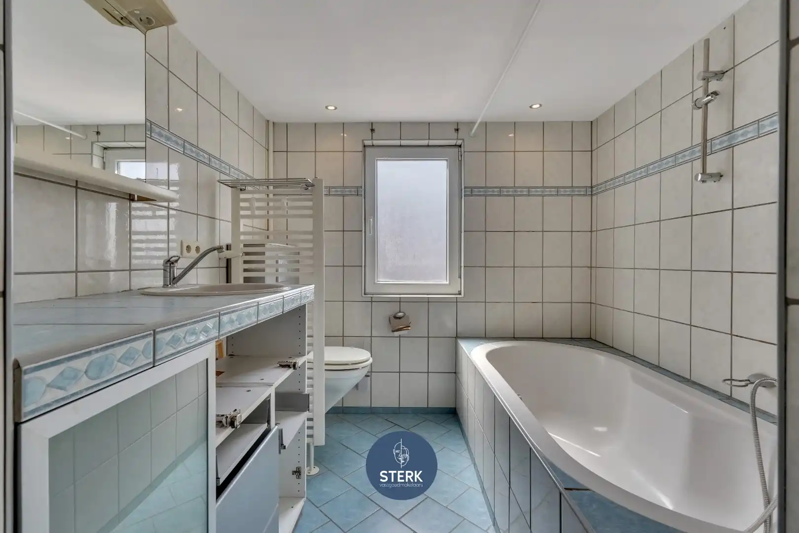 RUIM DUPLEX-APPARTEMENT MET 2 TERRASSEN IN HET CENTRUM VAN LANAKEN !  foto 20