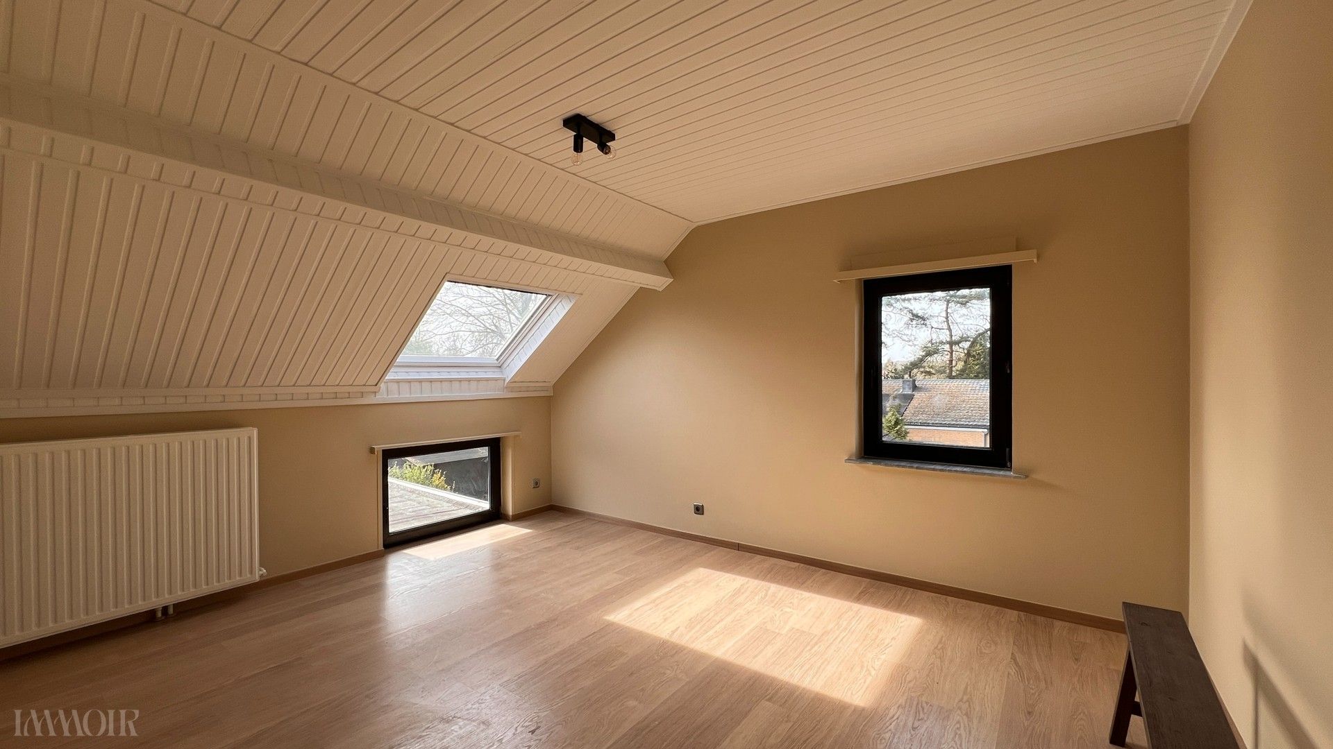Ruim duplex appartement met terras in Brasschaat. foto 12