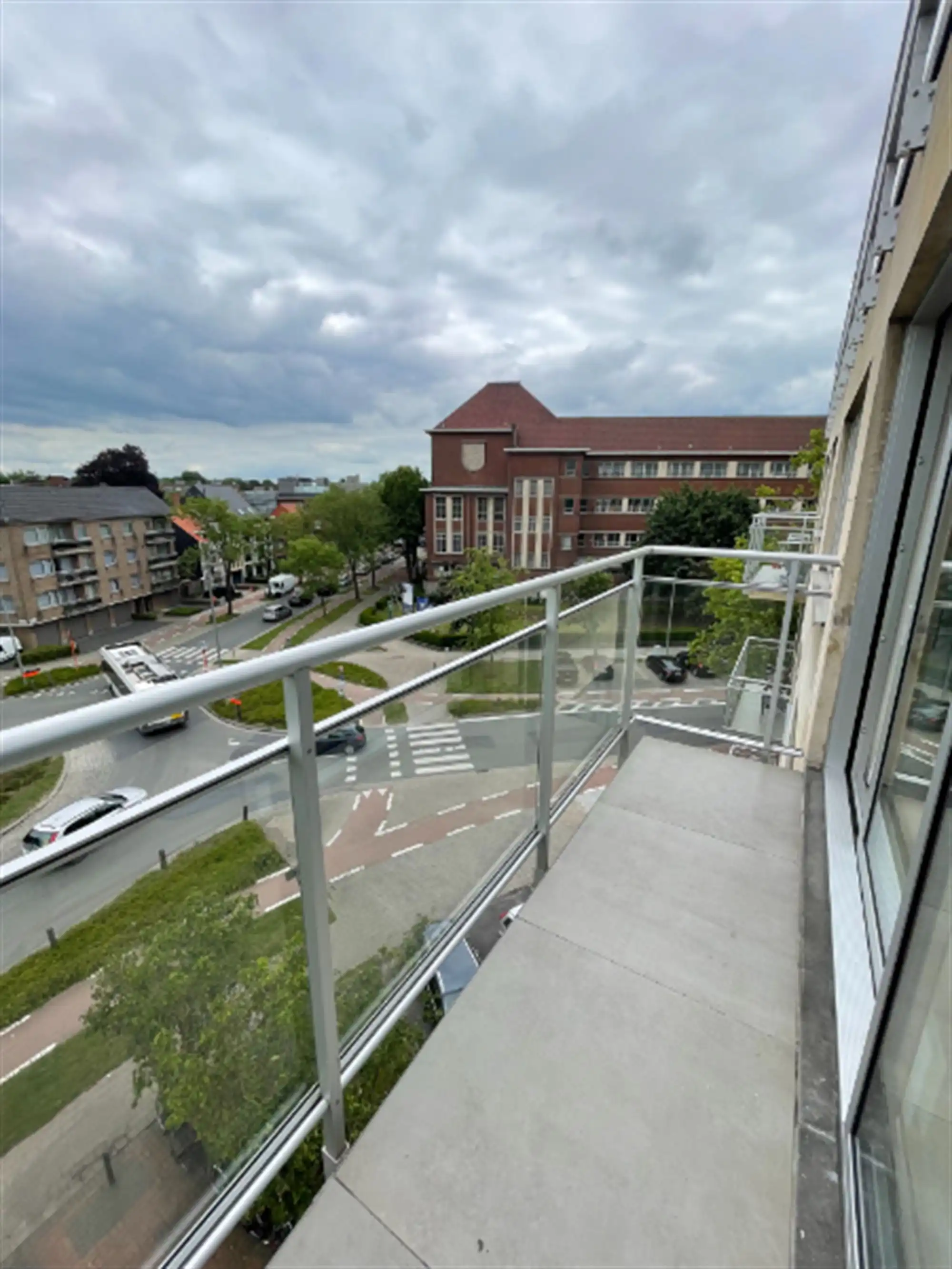 Modern appartement met terras foto 5