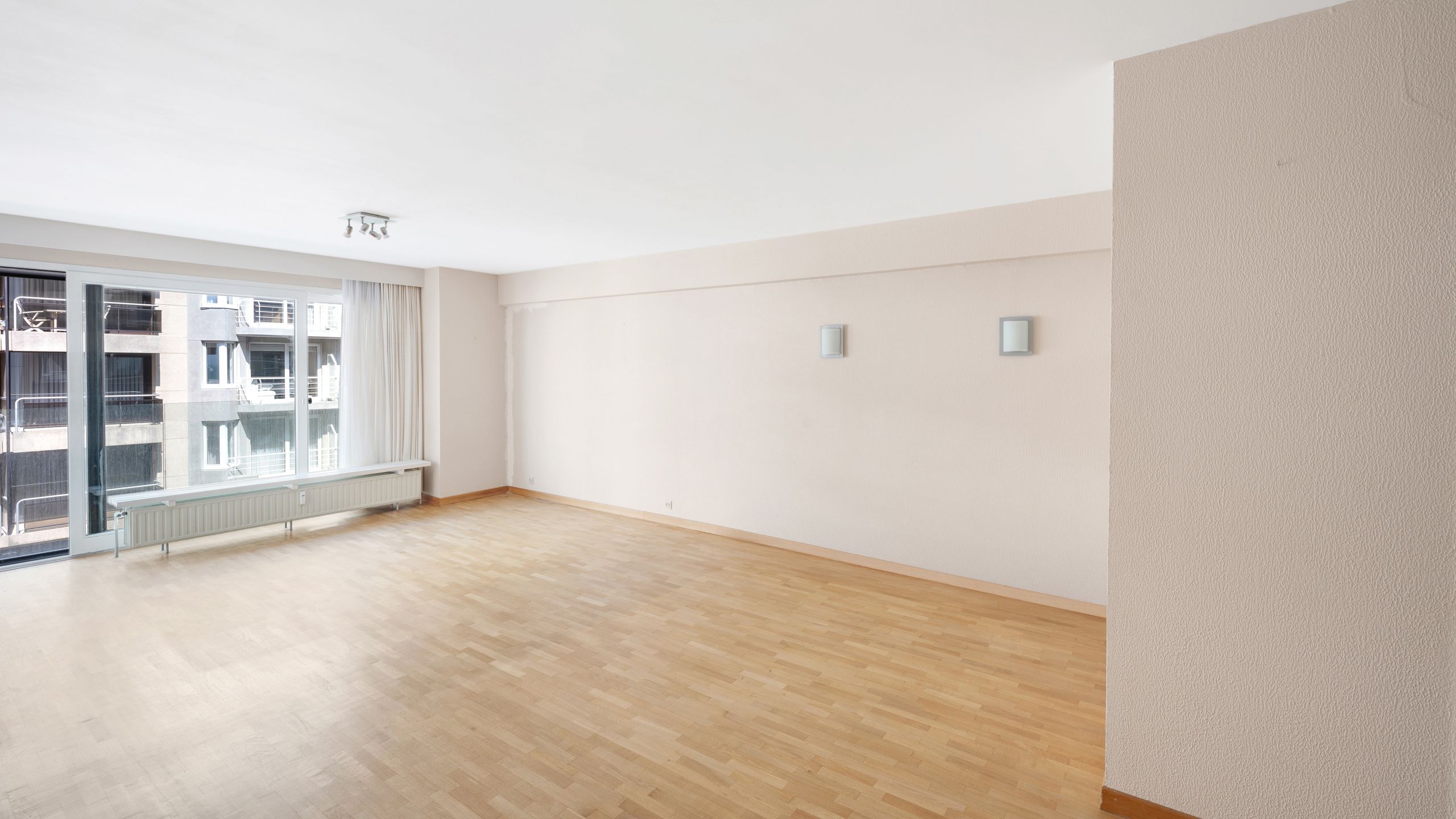 Ruim appartement met zijdelings zeezicht nabij Rubensplein   foto 2