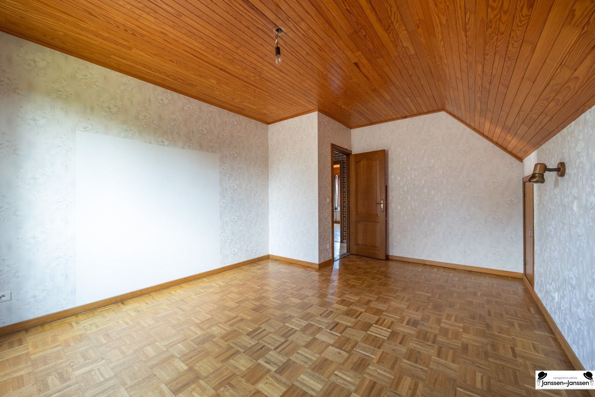 Ruime gezinswoning met 3à4 slaapkamers, kelder op een centrale locatie! foto 20