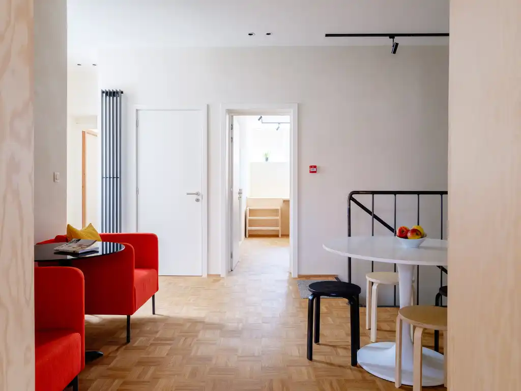 Bijzonder duplexappartement (240 m²) met vier slaapkamers, telkens met eigen sanitair en buitenruimte, gelegen in een kleinschalige residentie nabij het Zuid. foto 10