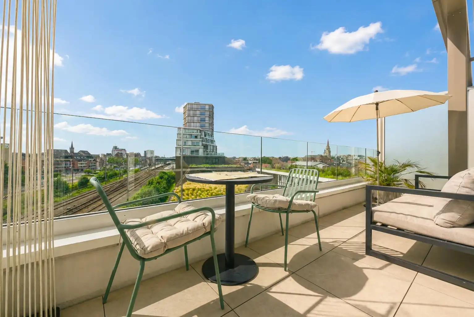 Luxueus appartement op de bovenste verdieping met panoramisch zicht over Roeselare foto 2