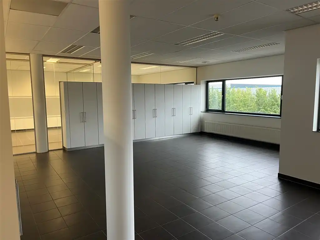 Kantoorgebouw foto 3