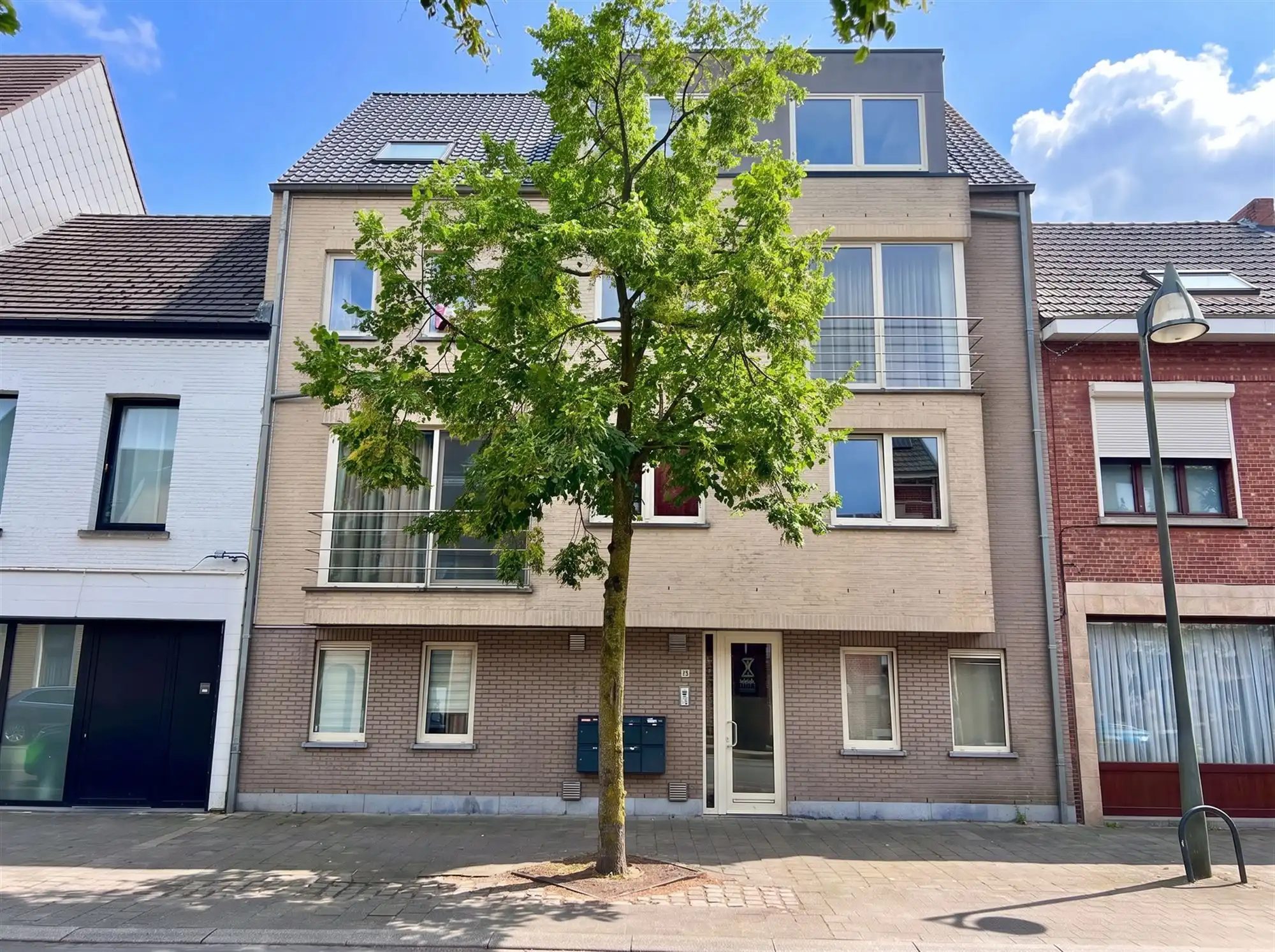 1-slaapkamerappartement met terras en autostaanplaats foto {{pictureIndex}}