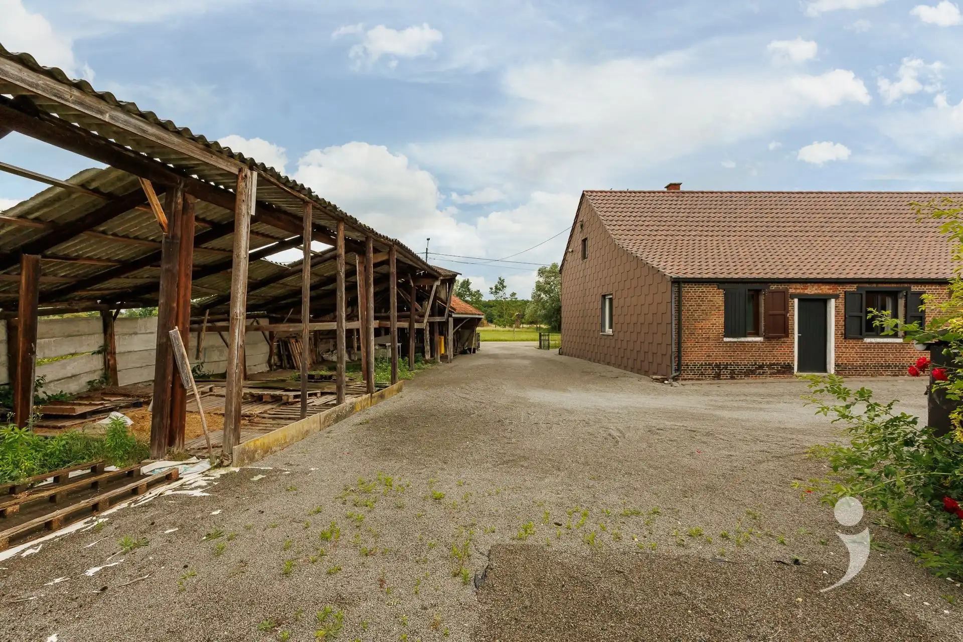 Unieke te renoveren hoeve op perceel van 68a  foto 31