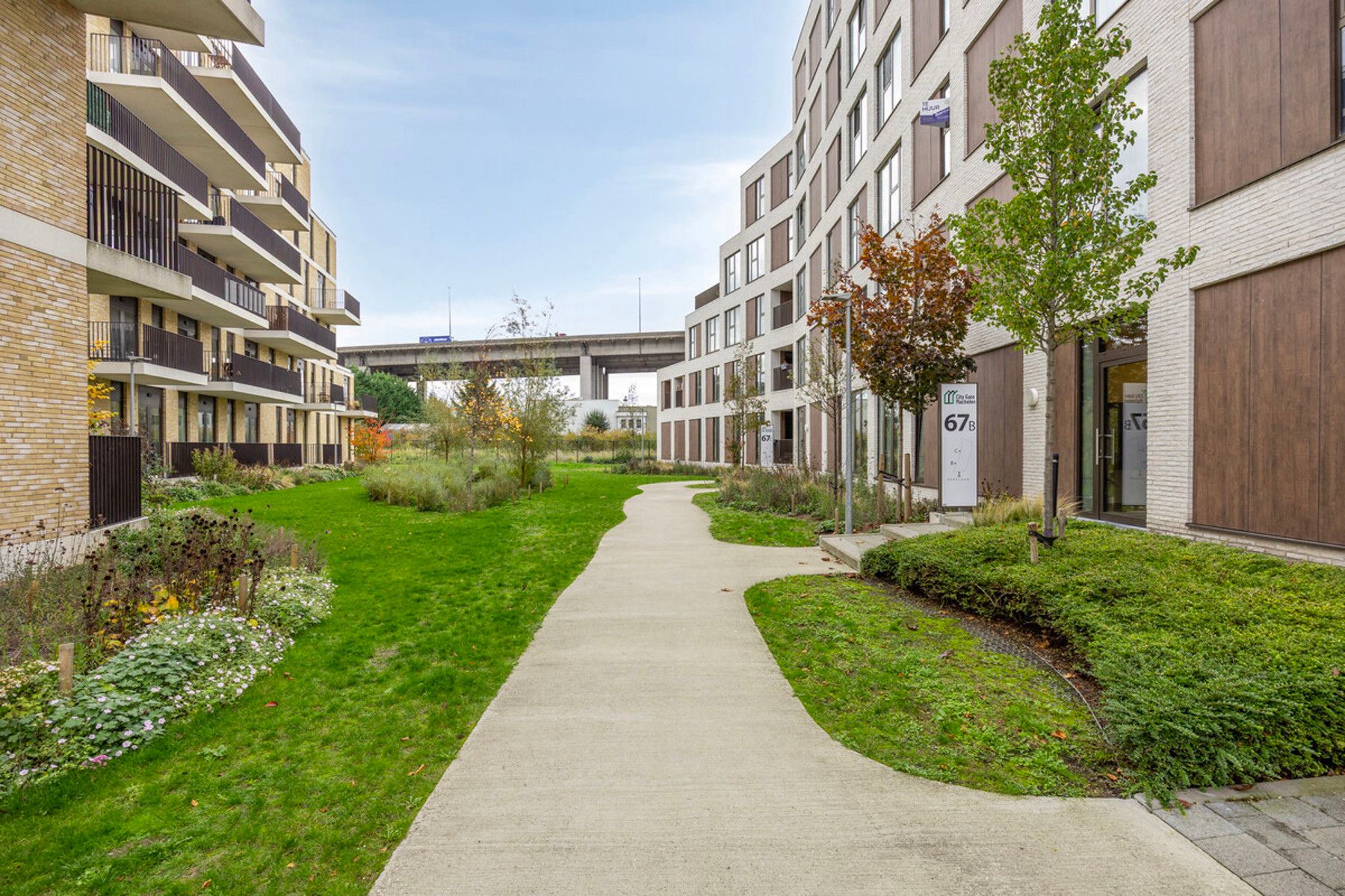 Modern 2-slpk gelijkvloers appartement met terras foto 2