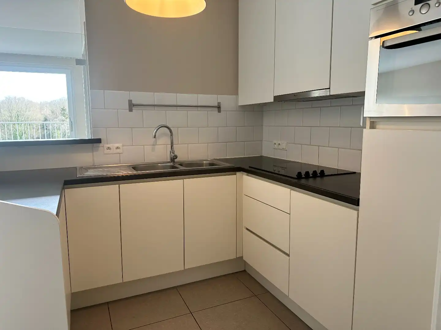 Degelijk onderhouden penthouse-appartement met twee ruime terrassen foto 4