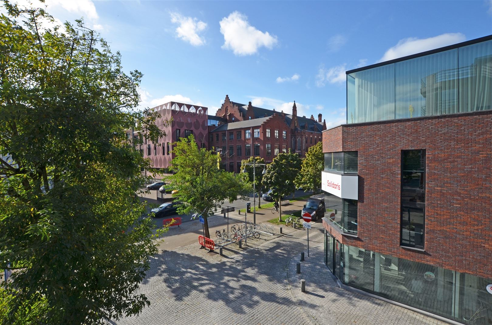 Ruim op te frissen appartement met zicht op de Groene Boulevard foto 18