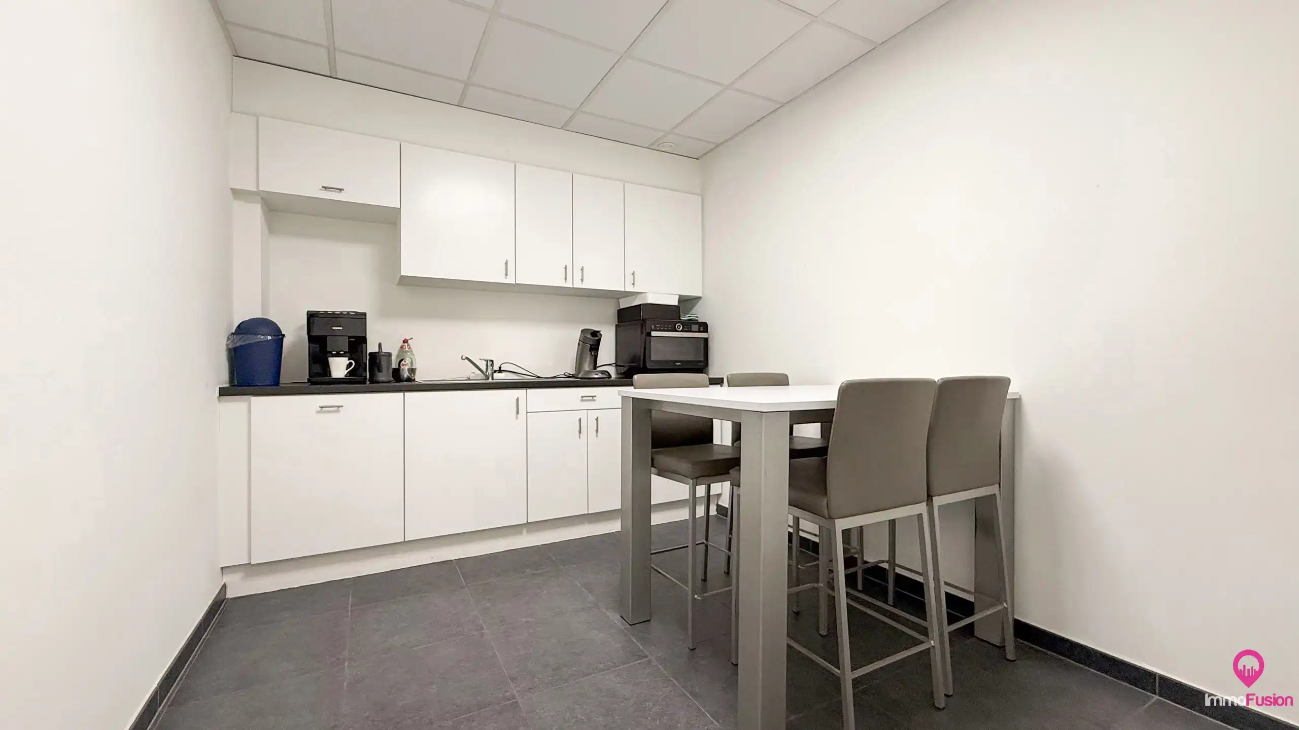 Veelzijdig industrieel pand met ruime woonst en zonnepanelen foto 12