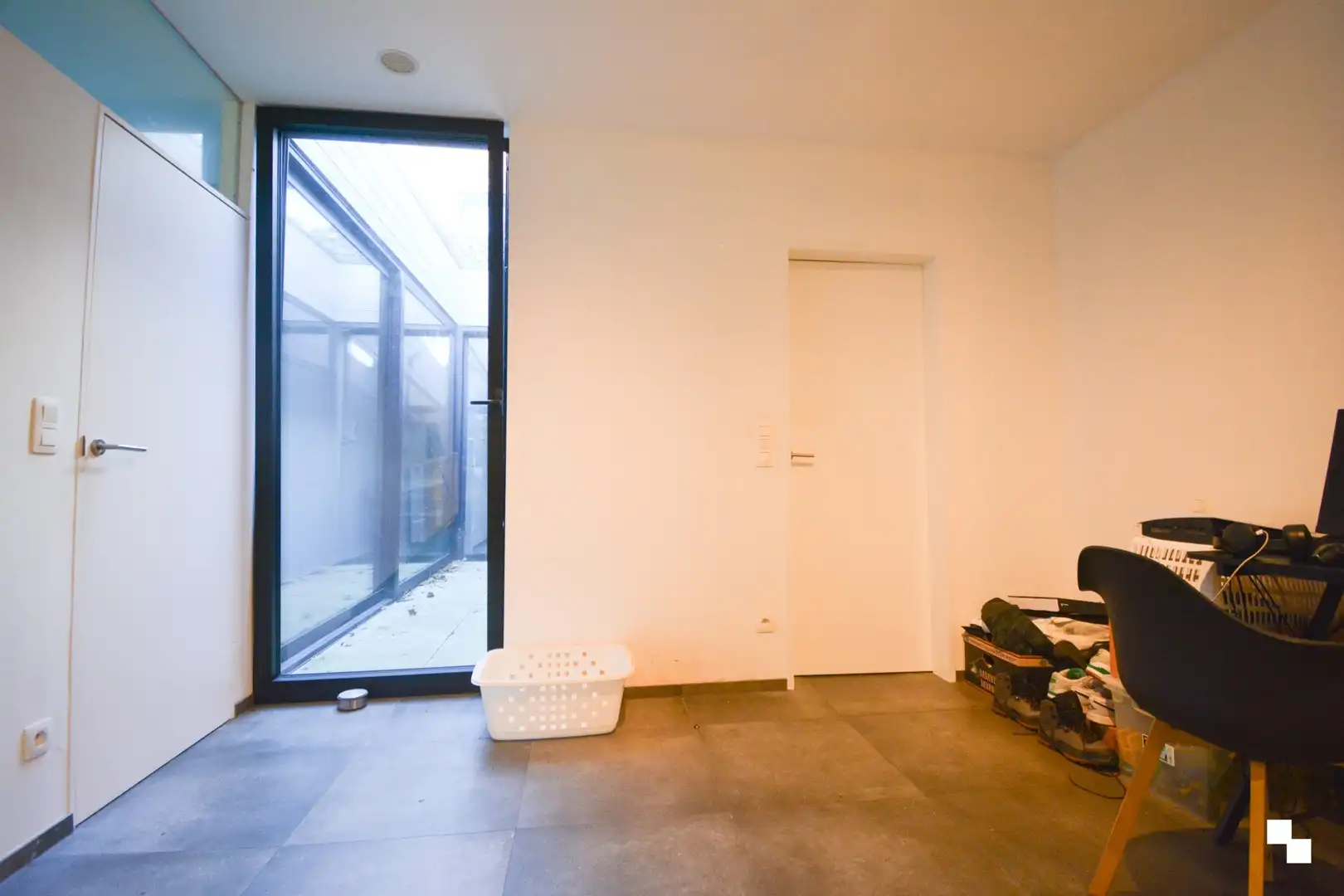 Ruim en modern gelijkvloers appartement met binnentuin te Staden foto 14