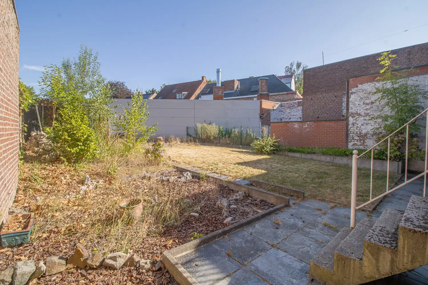 Een ruime gezinswoning (voorheen twee woningen) met 3 slaapkamers en garage met ruime tuin foto 17