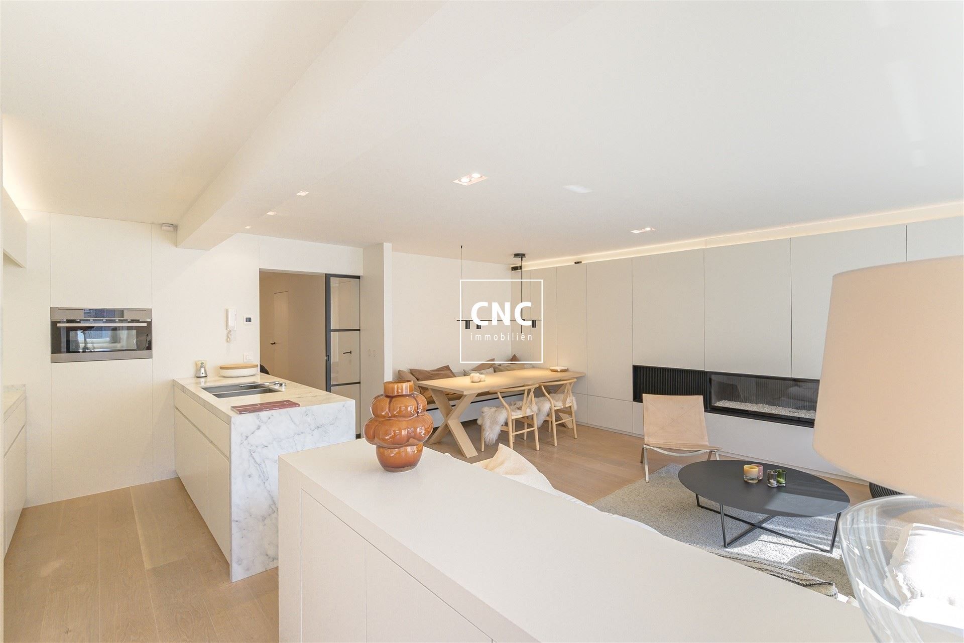 Volledig gerenoveerd appartement met karakter op toplocatie foto 6