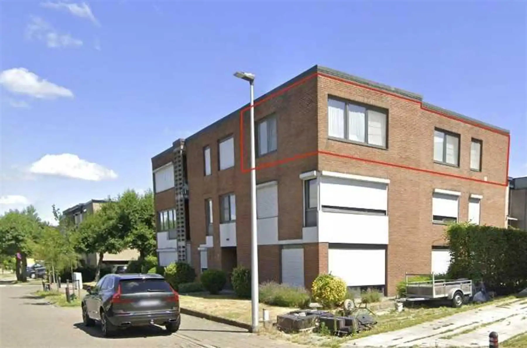 Gerenoveerd 2 slk app en kelder in rustige woonwijk. foto {{pictureIndex}}