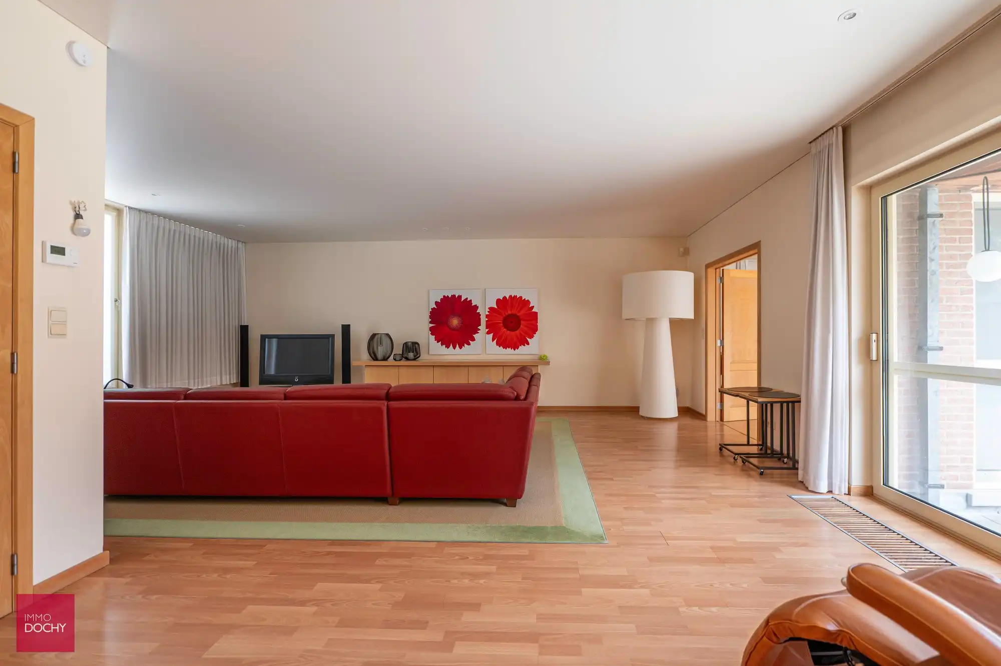 Ruime villa met zwembad nabij ziekenhuis foto 13