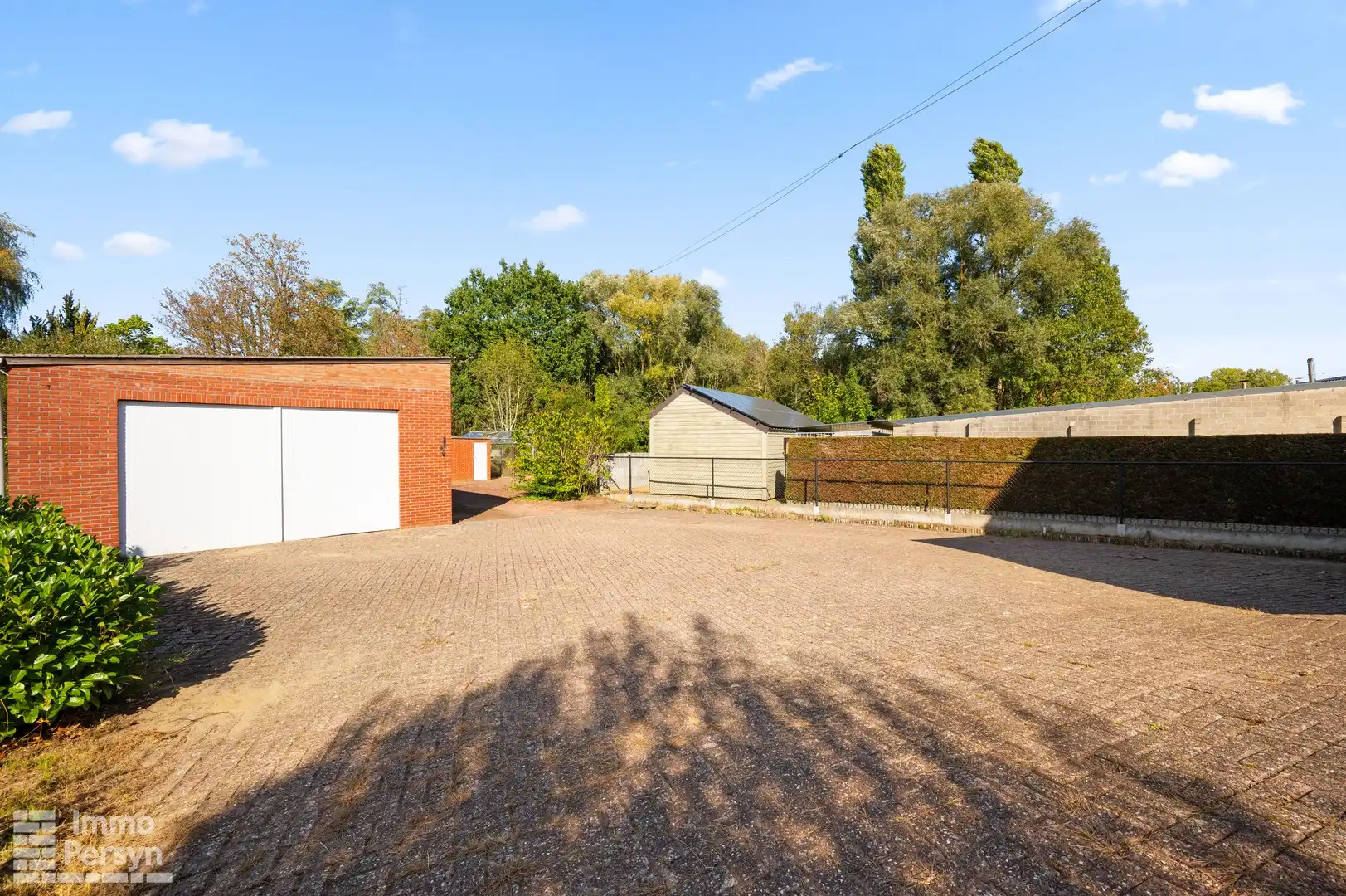 Woning met loods op een commerciële ligging foto 27