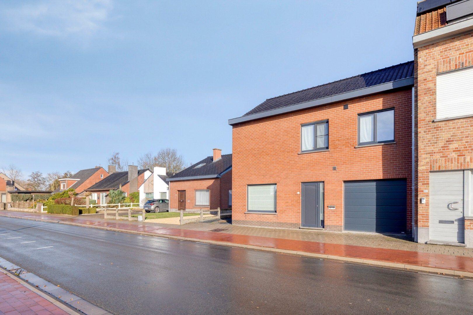 Gerenoveerde, halfopen woning op 840 m2! foto 2