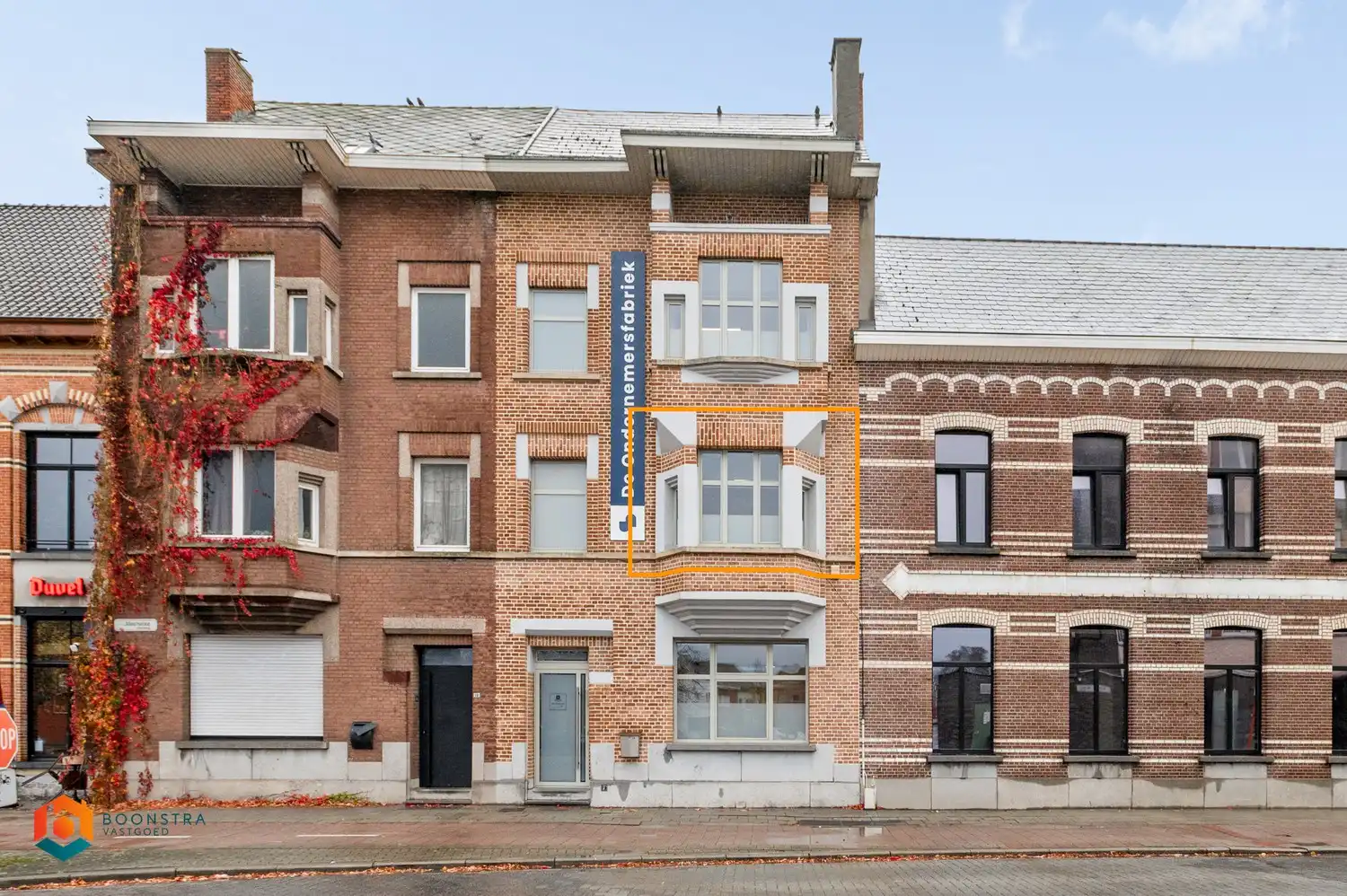 Kantoorruimte op toplocatie nabij centrum Heist-op-den-Berg foto {{pictureIndex}}