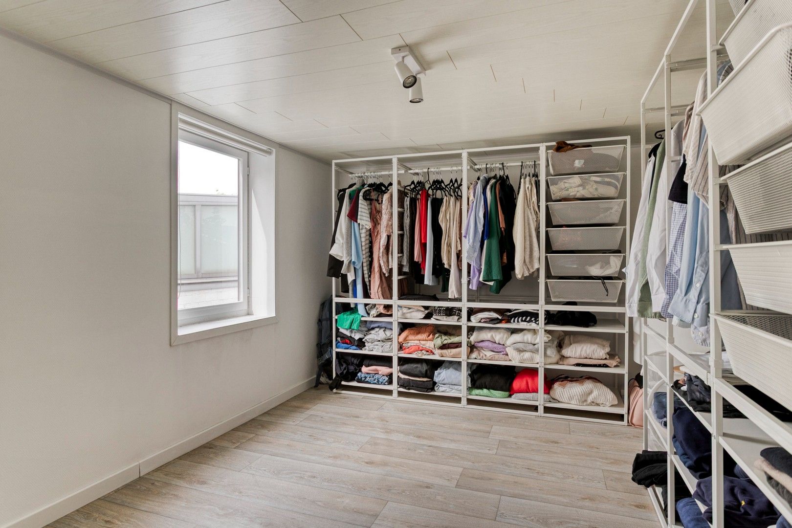 Charmante instapklare woning in hartje Waregem foto 15