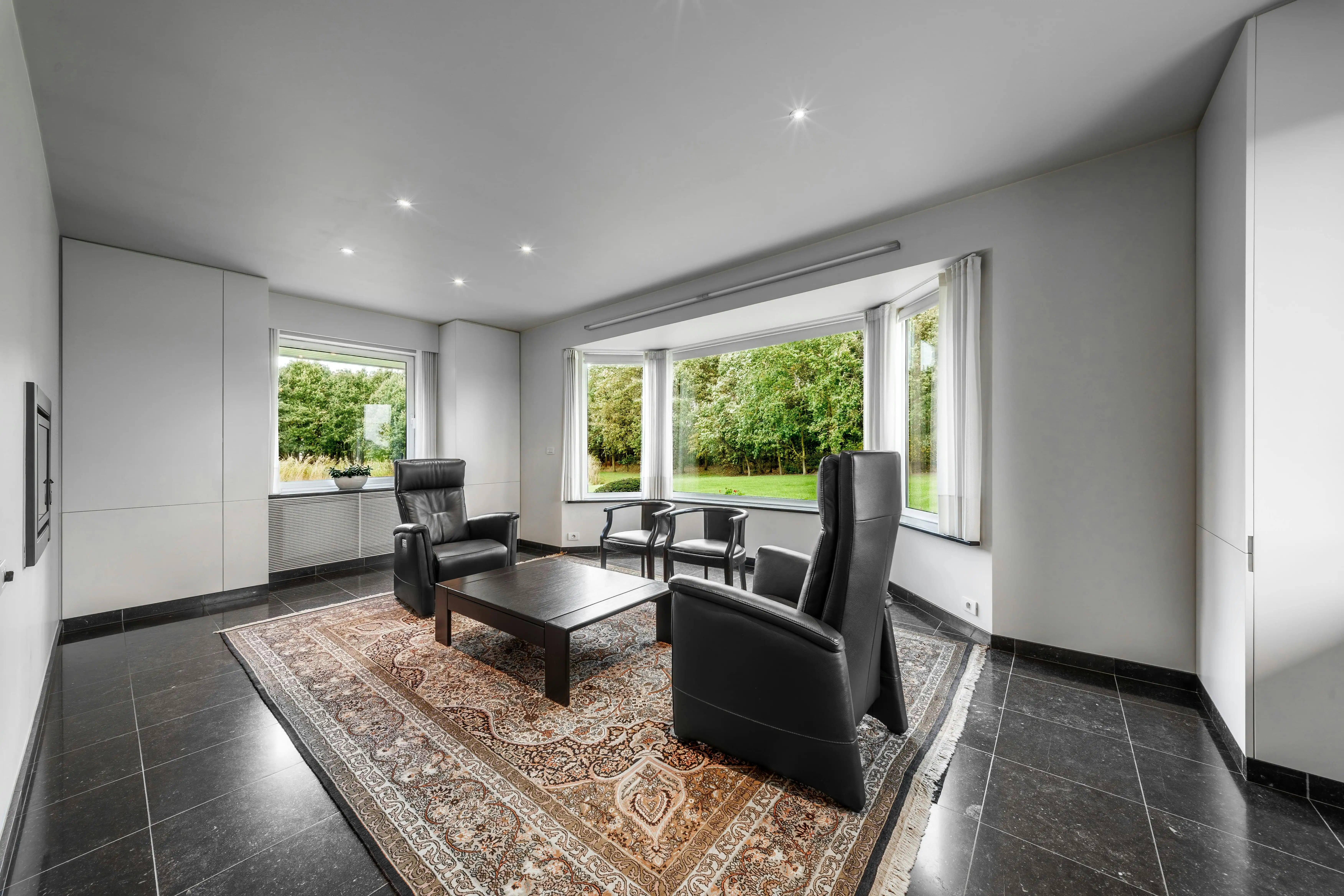 Unieke villa op 2,1 ha met 360°-uitzicht en eigen bos foto 14