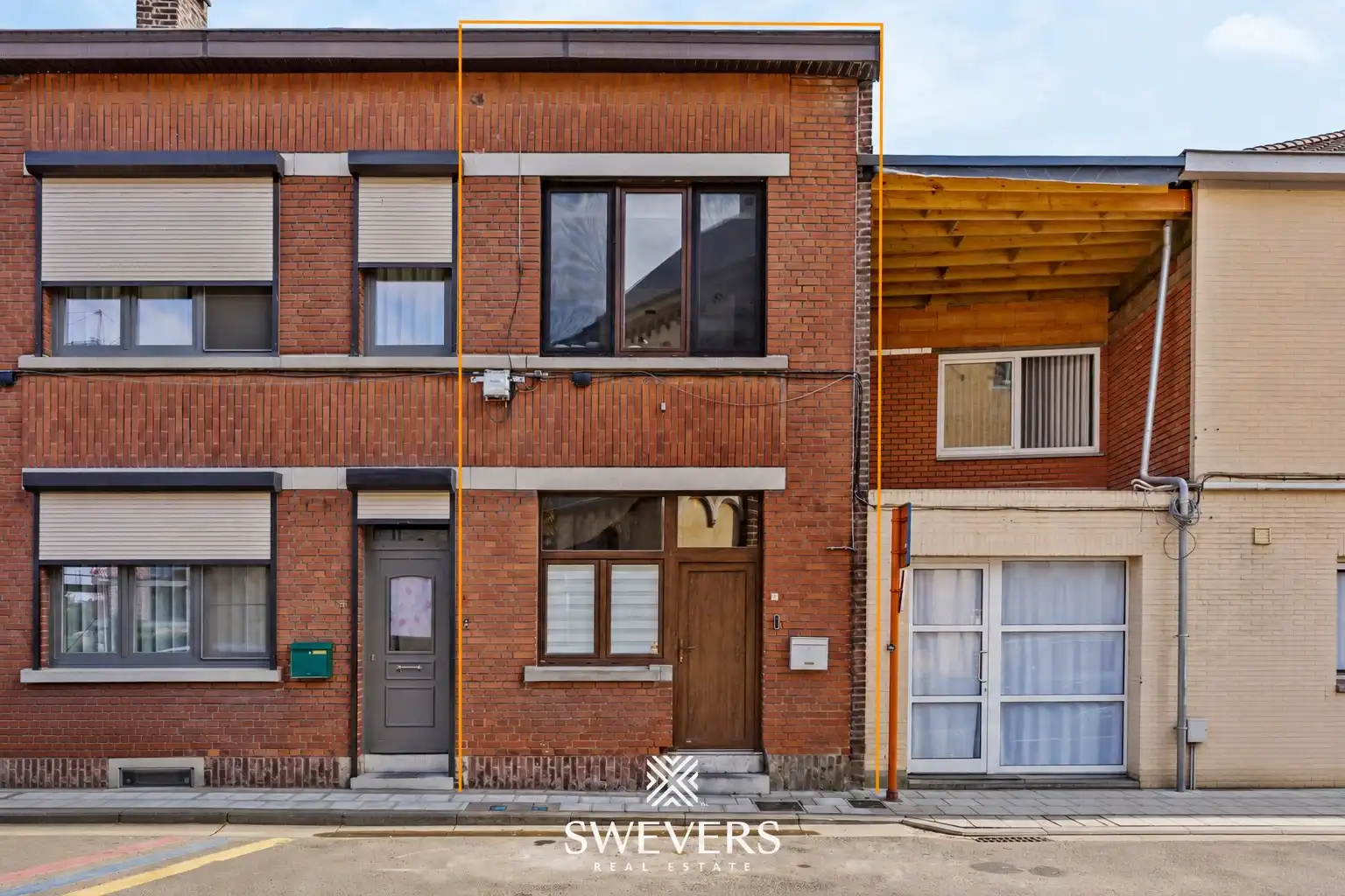 Gerenoveerde woning met 3 slaapkamers vlakbij centrum  foto {{pictureIndex}}