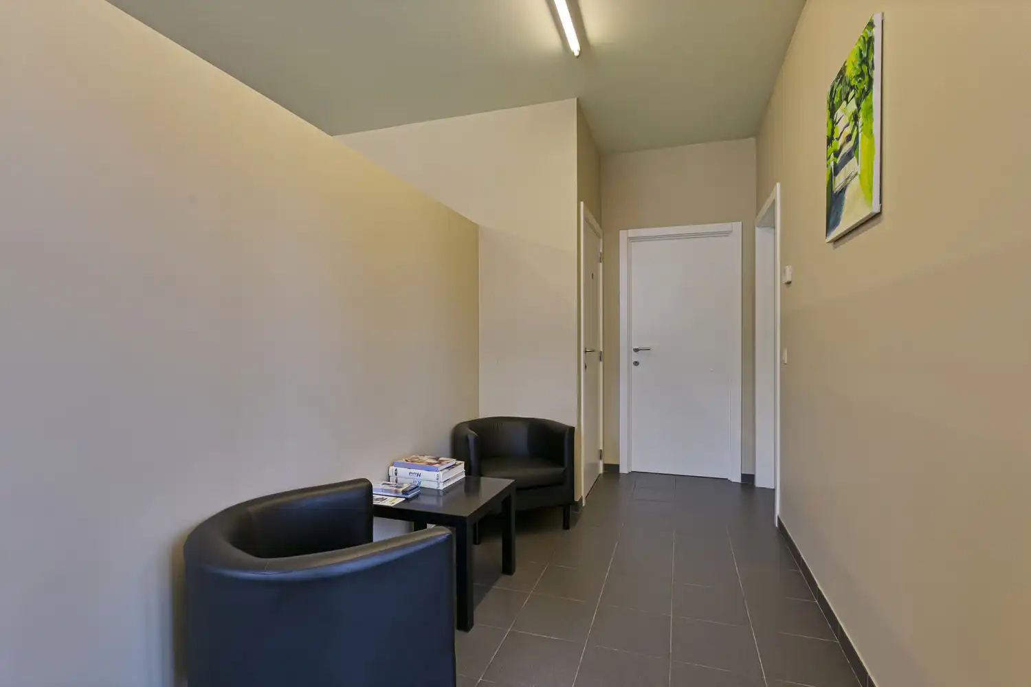 Praktijkruimte, kantoor of APP met 2 parkings! foto 5