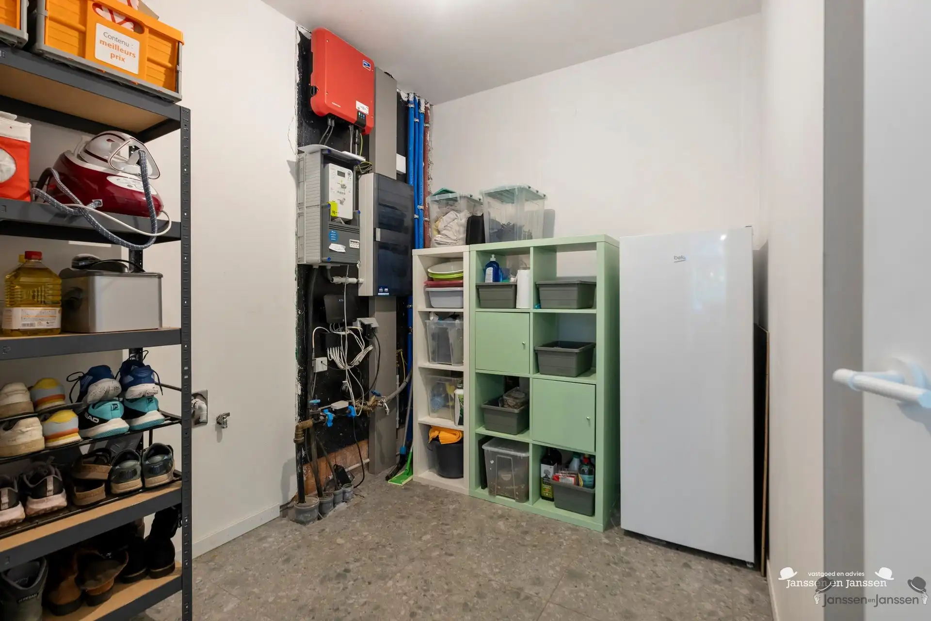 Moderne halfopen bebouwing uit 2024 met hoogwaardige afwerking foto 6