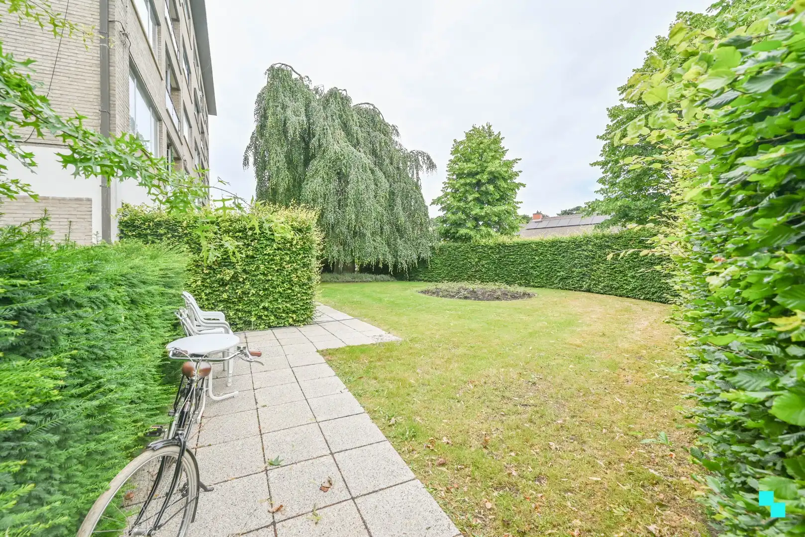 Gerenoveerd appartement in Deerlijk met garage foto 27