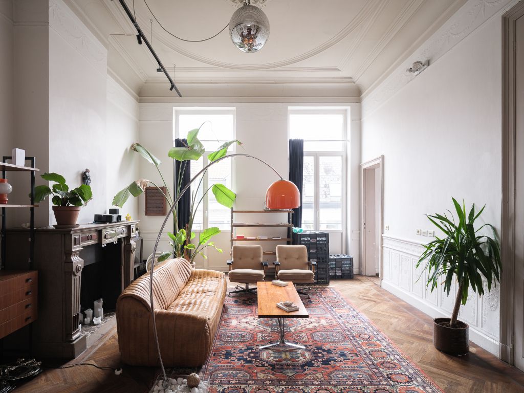 Bijzondere opbrengsteigendom bestaande uit o.m. twee handelsruimtes en twee ruime appartementen foto 2