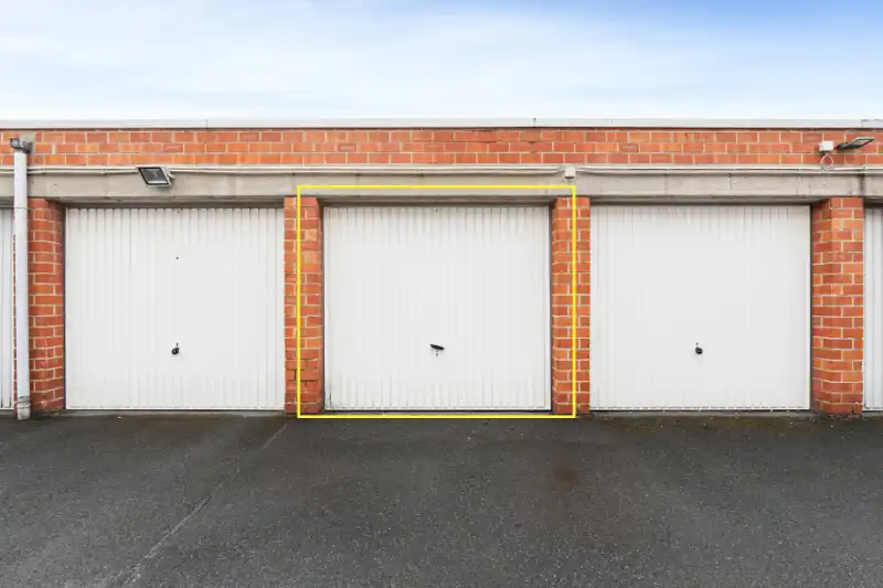 --- NIEUW --- Gunstig gelegen lichtrijk appartement met 3 slaapkamers + garagebox. foto 10
