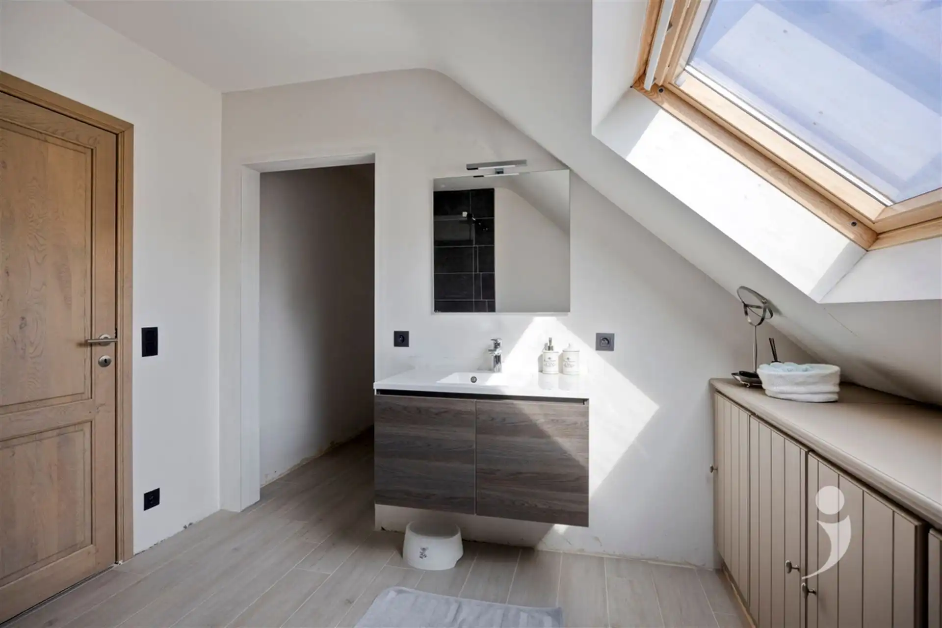 Prachtige villa met hoogwaardige afwerking foto 33