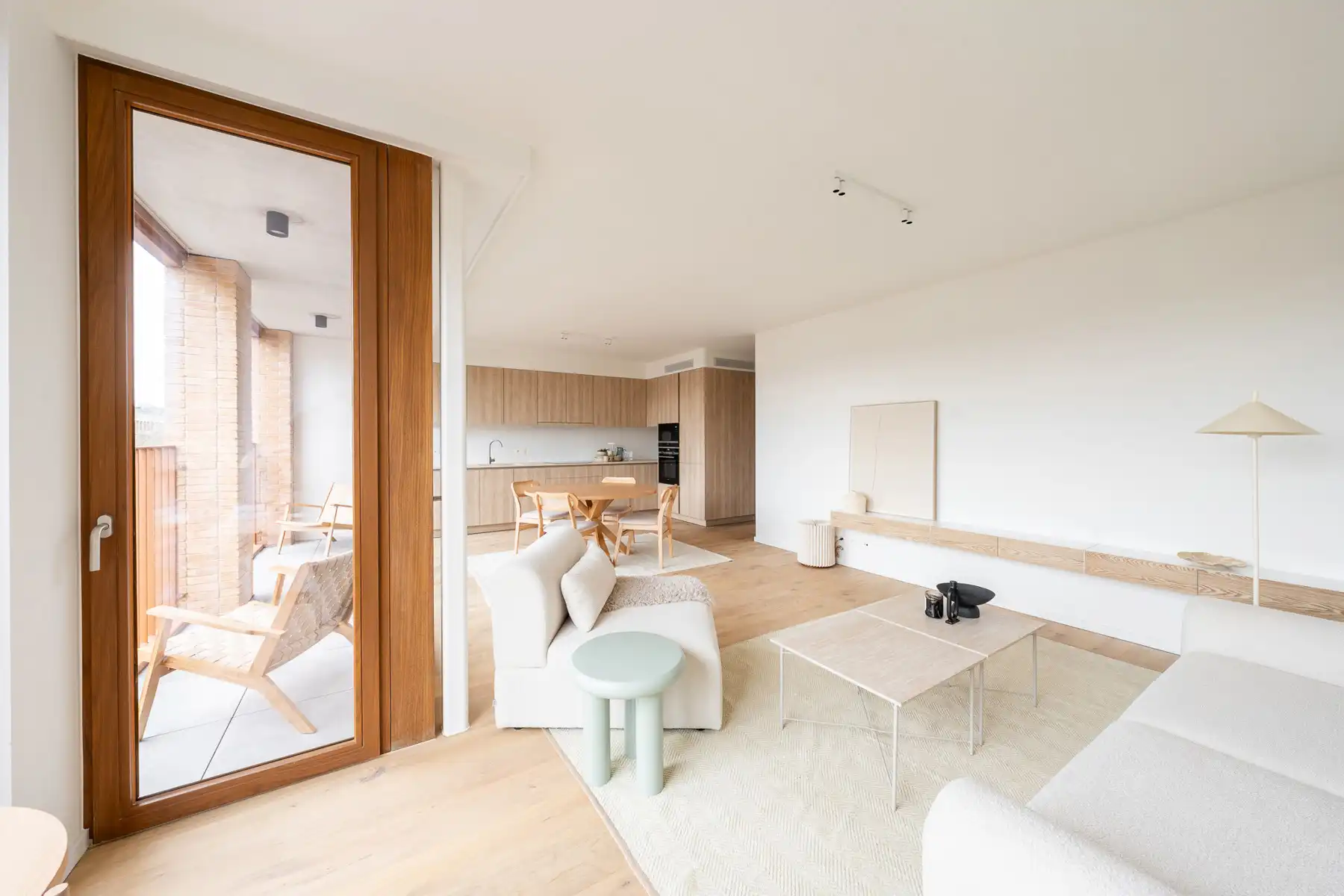 Bemeubeld nieuwbouwappartement op toplocatie, Eilandje!&nbsp; foto 2