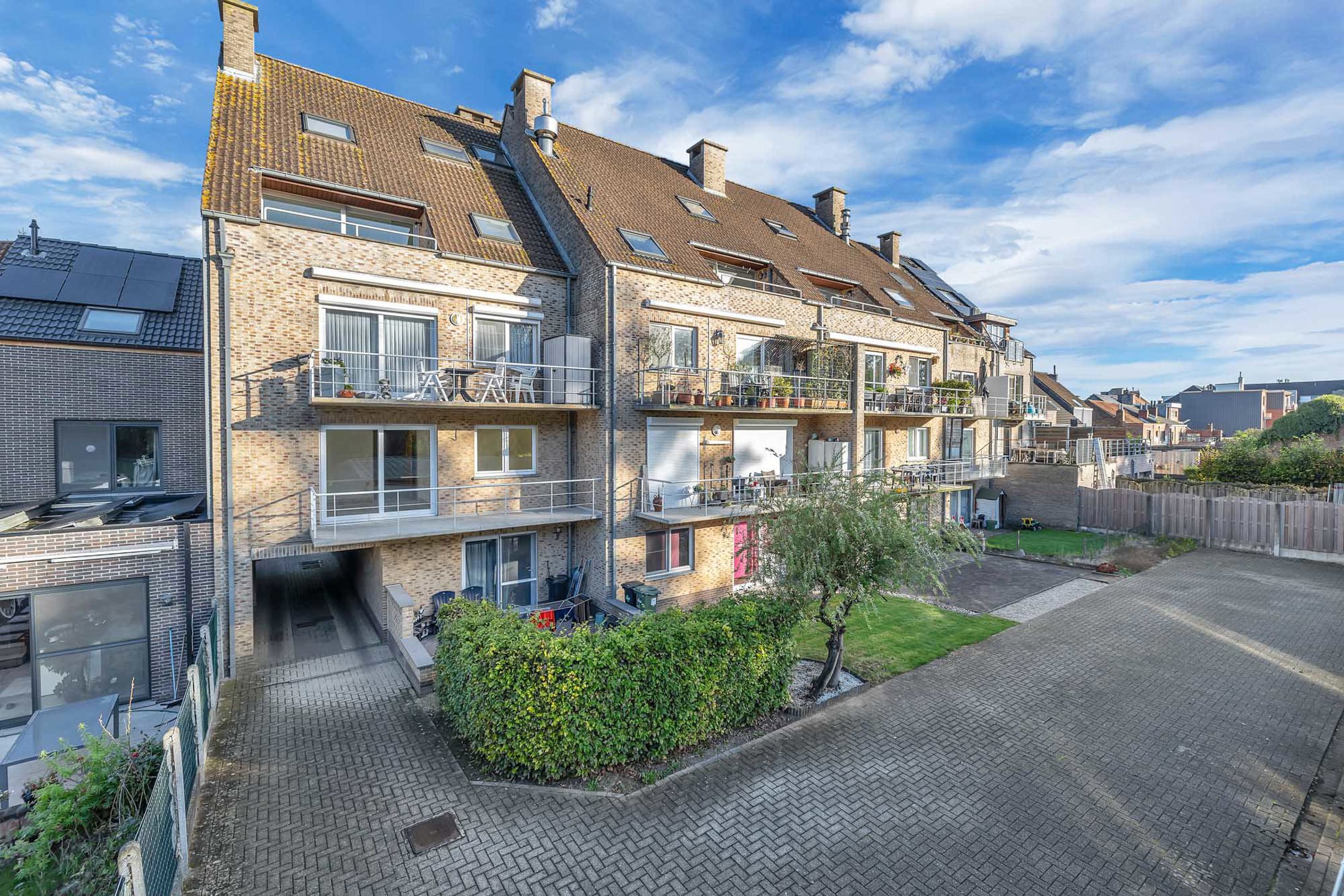 Energiezuinig, ruim appartement op toplocatie in Aalst met garage foto 3