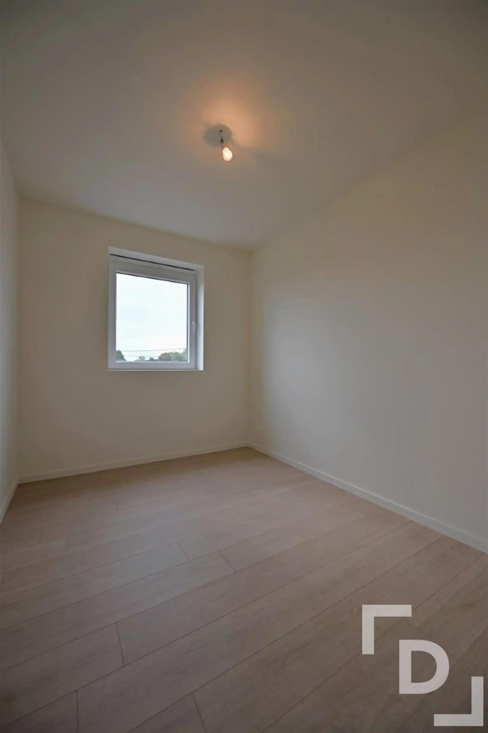 Afgewerkte nieuwbouwwoning te huur in hartje Proven. foto 9