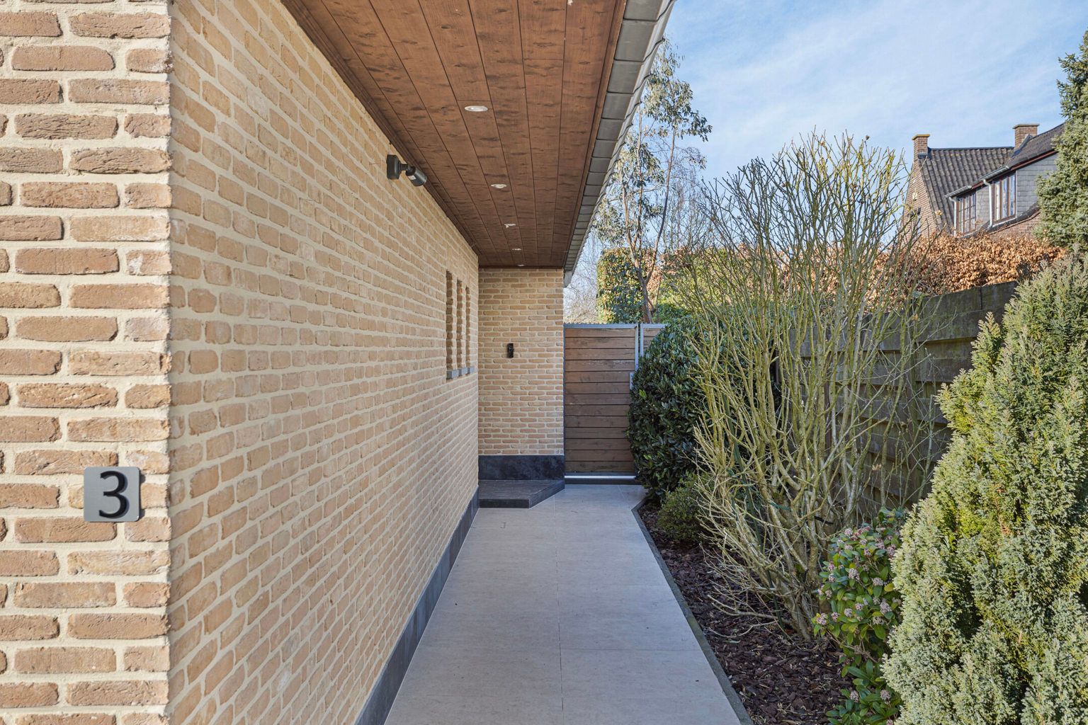 Instapklare laagbouw villa op een gunstige locatie  foto 5